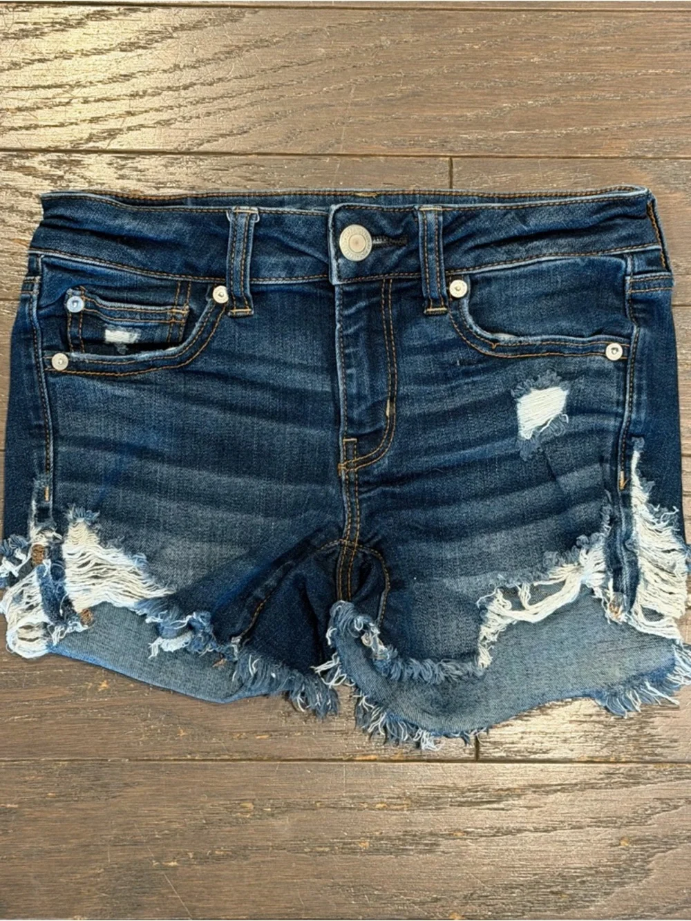 American Eagle Midi Dark Wash Distressed Denim‎ Shorts Next Level Stretch Size 4